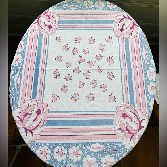 Vintage Pretty Floral Print Tablecloth on Woven Jacquard Cotton 1940’s - Picture 5 of 15